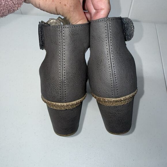 Rieker Women’s Rhinestone Embellished Heel Sandal Gray Size 39 - Picture 6 of 7